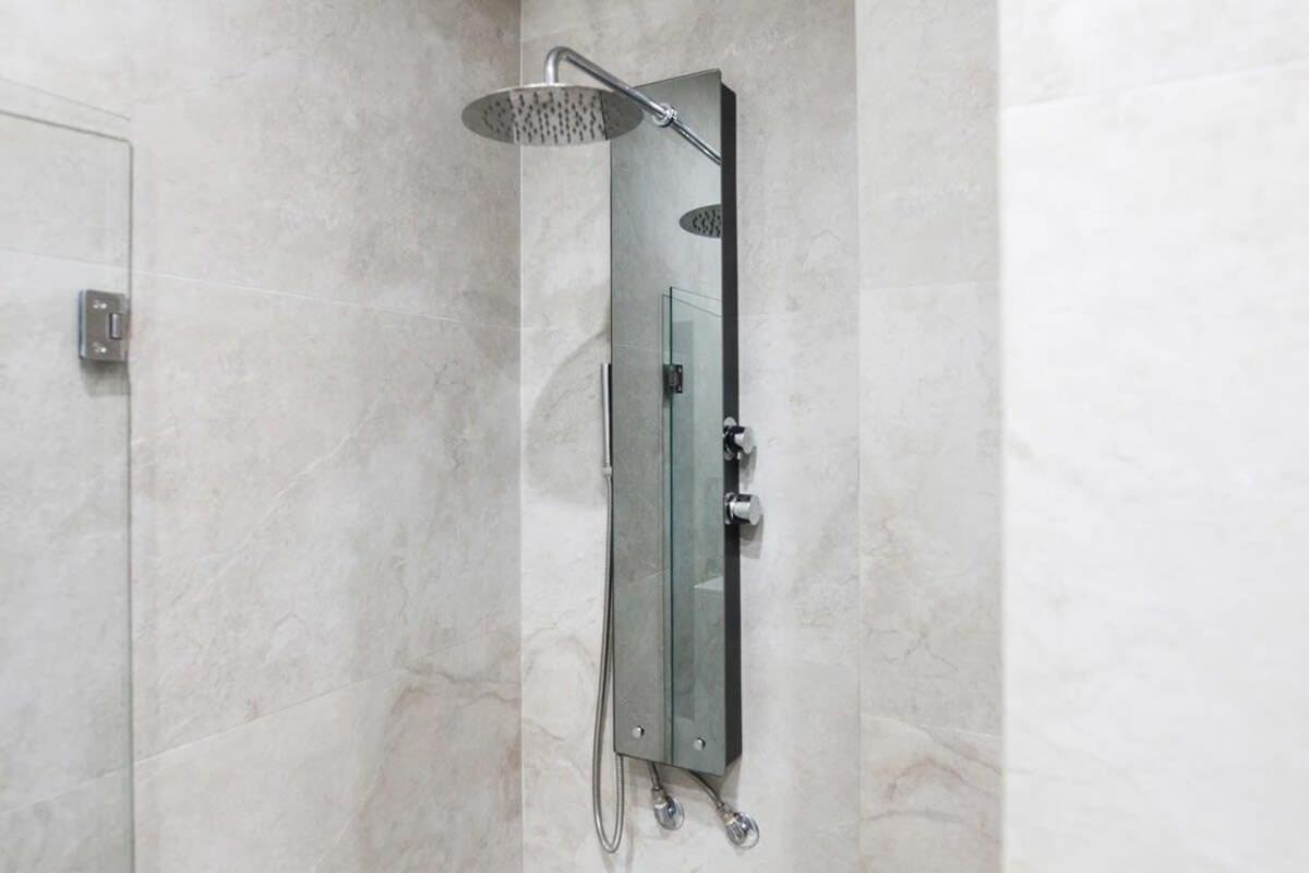 Beautiful Elegant Apartment Next To Monastiraki Atenas Exterior foto