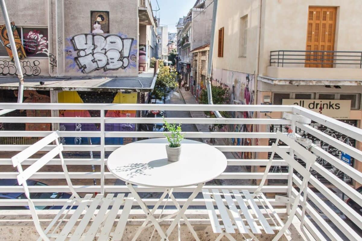 Beautiful Elegant Apartment Next To Monastiraki Atenas Exterior foto