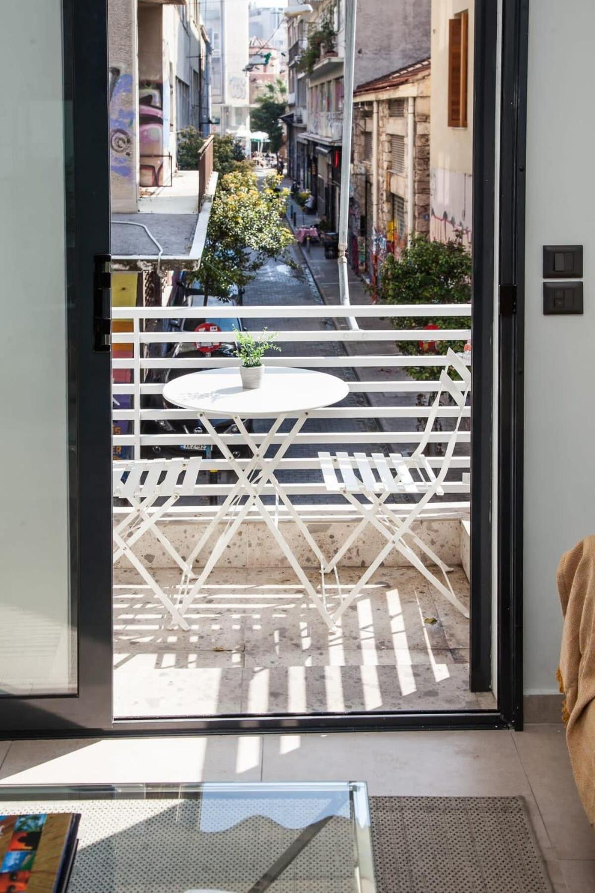 Beautiful Elegant Apartment Next To Monastiraki Atenas Exterior foto